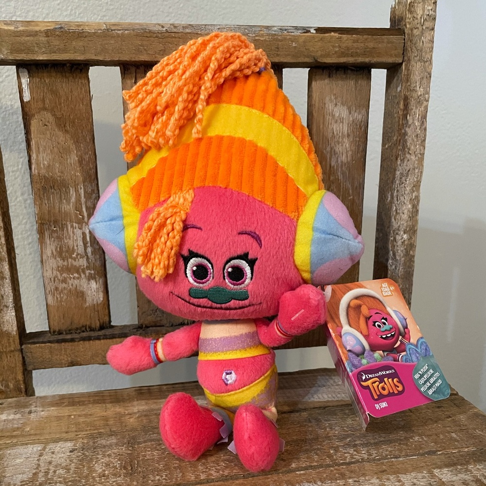 Trolls DJ Suki Hug 'N Plush
NWT
Smoke free home